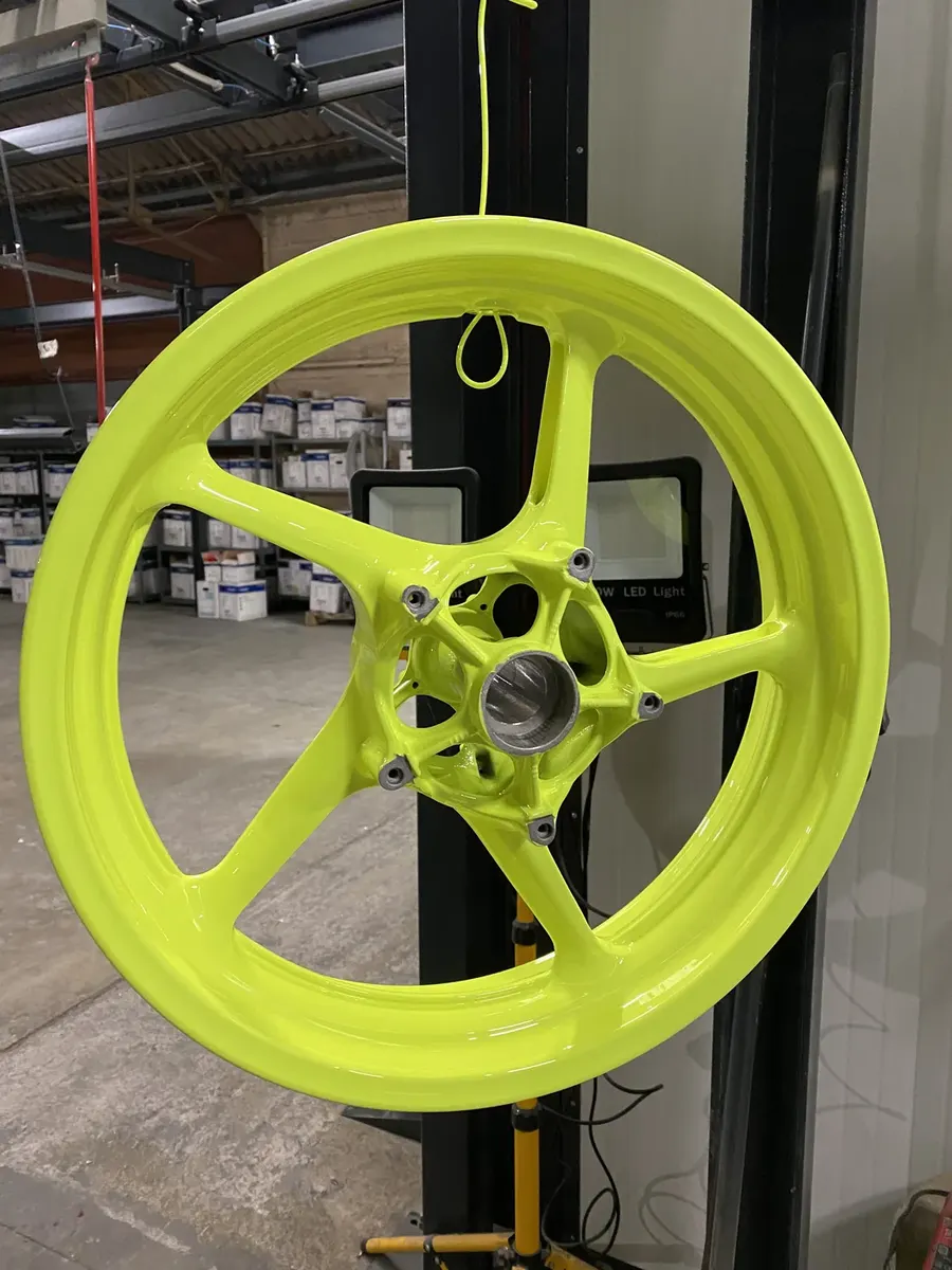 Jante moto de compétition Jaune Fluo percutant